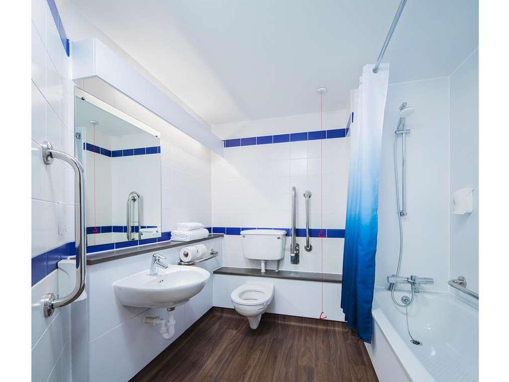 Travelodge Bath Central 객실 사진