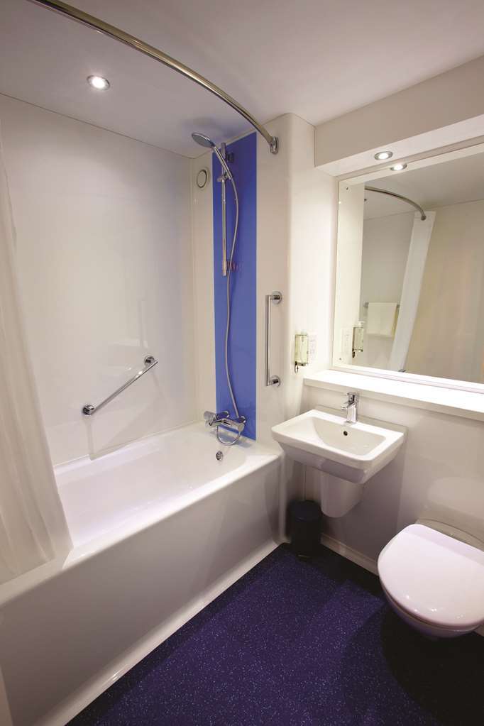 Travelodge Bath Central 객실 사진