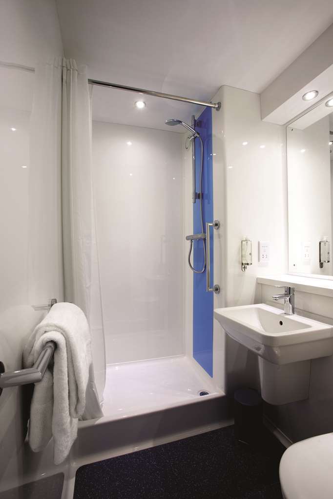 Travelodge Bath Central 객실 사진