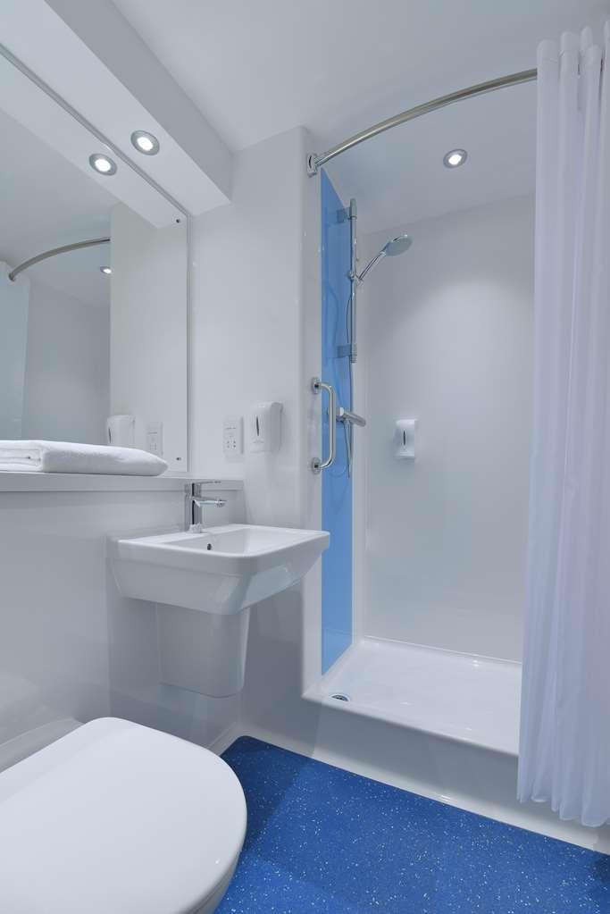 Travelodge Bath Central 외부 사진